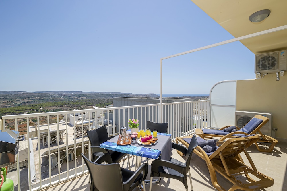 Mellieha Vacations - Summer Breeze with Panoramic terrace by Getaways Malta - Property Image 7