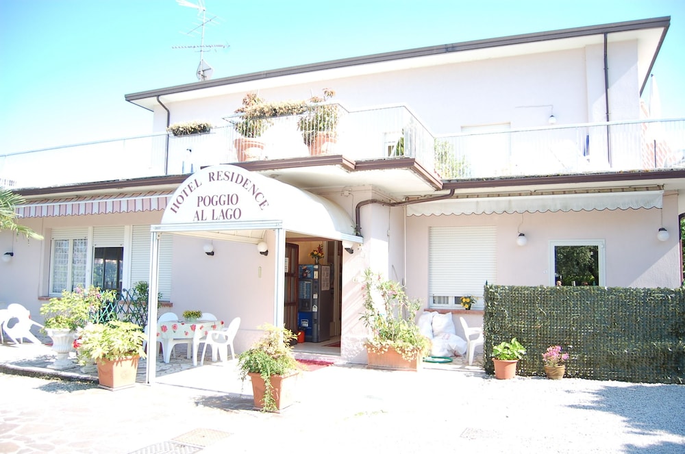 Poggio al Lago