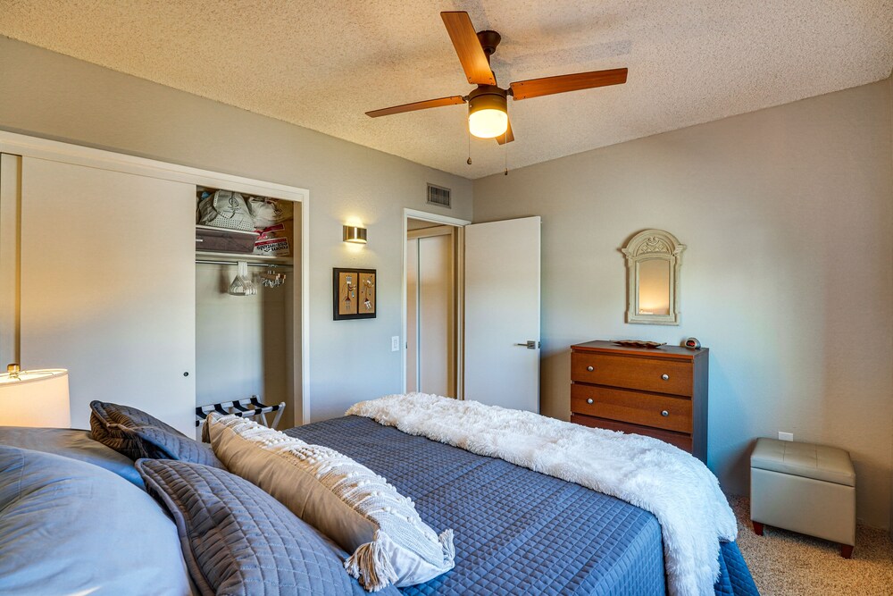 Pet-friendly 55+ Green Valley Home w/ Golf Gear!