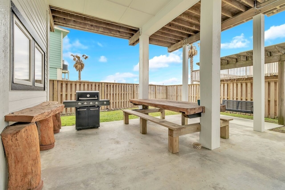 The Sandcastle 4 Bedroom Home by RedAwning view 2