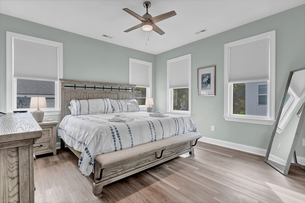 Walk to Beach Pool Ocean View Parking Bunk Beds