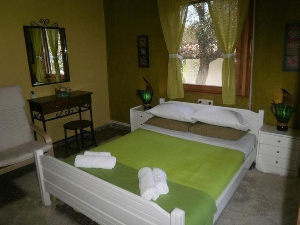 Karavos Sea View Apartments photo 3