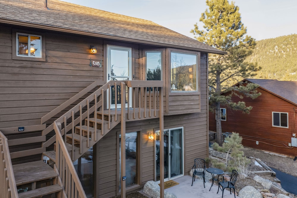 Cedar Chalet view 4