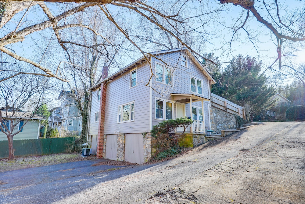'city Serenity' Apt: 1 Mi to Downtown Asheville! view 5