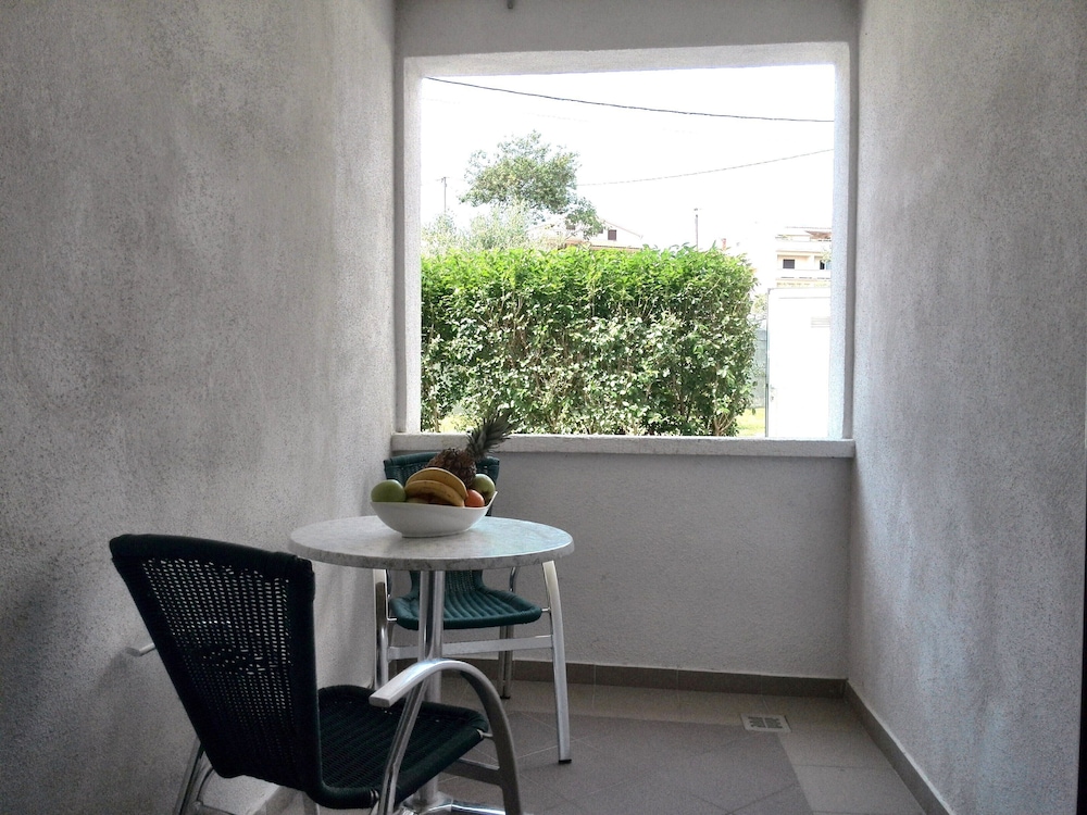 Room in Apartment - Apartments and Rooms With a Swimming Pool Kampor - rab view 4