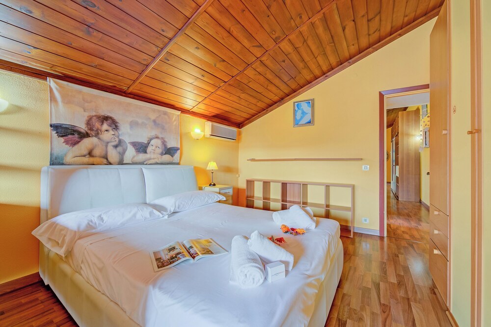 Cosy Loft 500m From Sea view 4