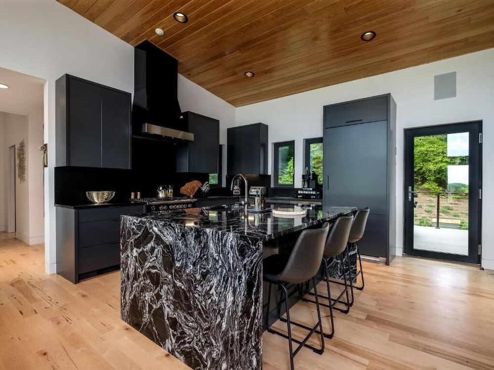 Luxury Home - The Retreat House