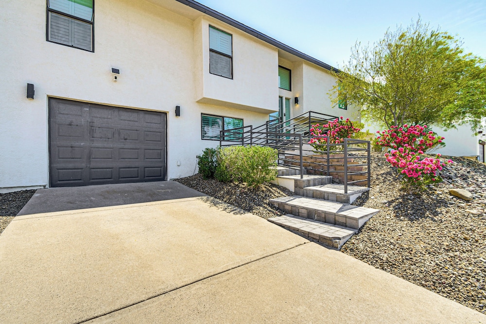Private Pool & Patio: Fountain Hills Family Home