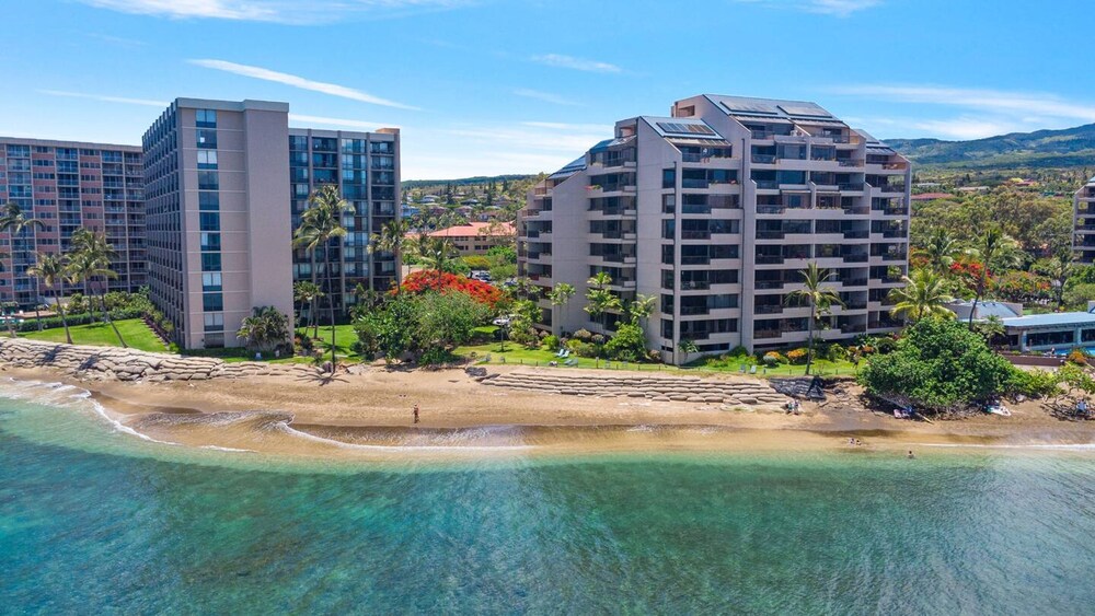 Ocean Views Luxury Amenities Beachfront Retreat
