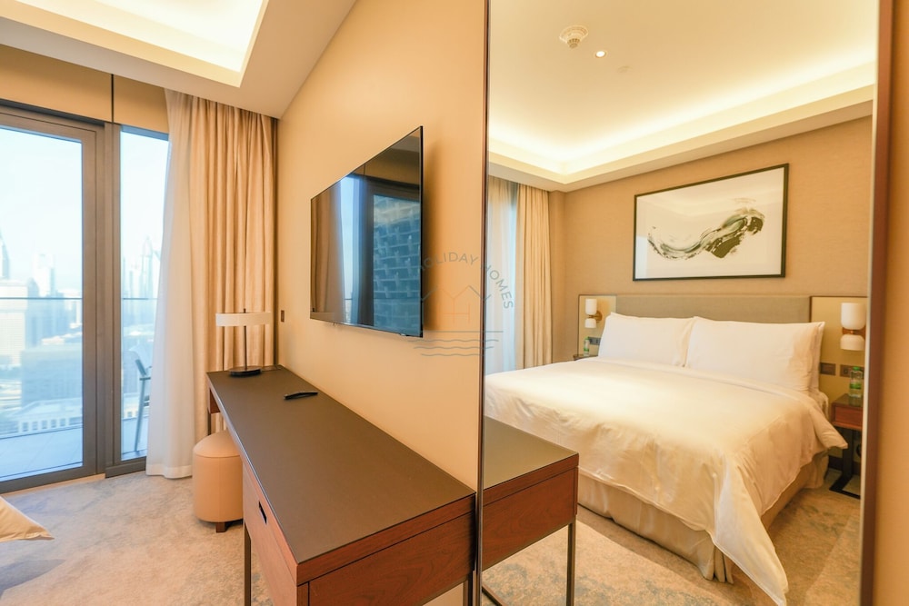 Skyline Bliss- Luxury Burj Khalifa Views