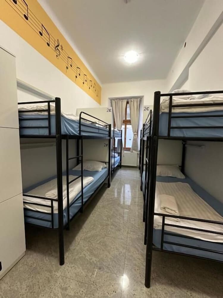 Hostel Opera