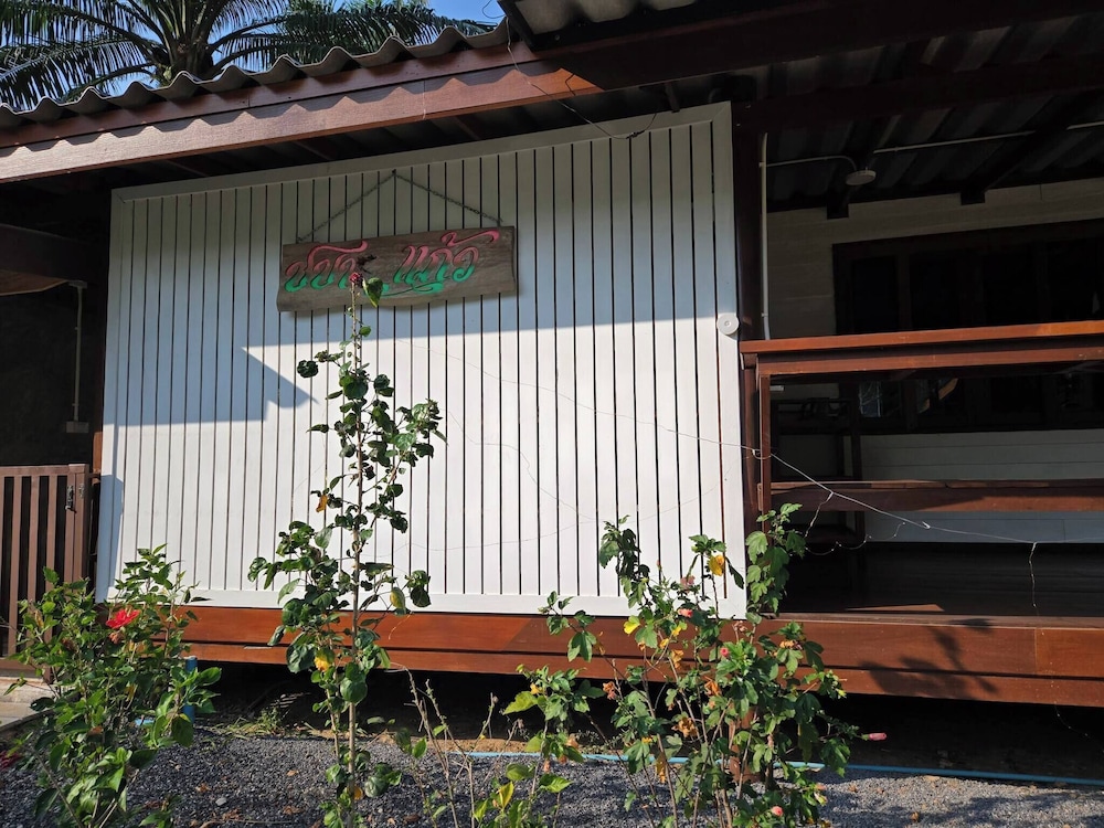Peaceful Mountain Retreat in Ao Luek Tai