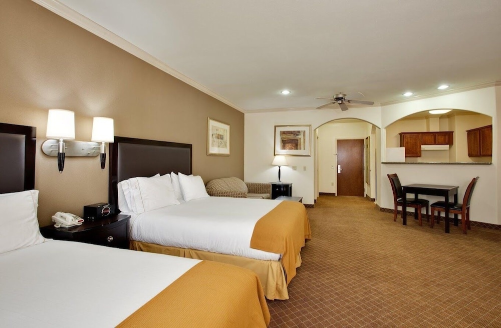 ASPEN GRAND HOTEL - Property Image 4