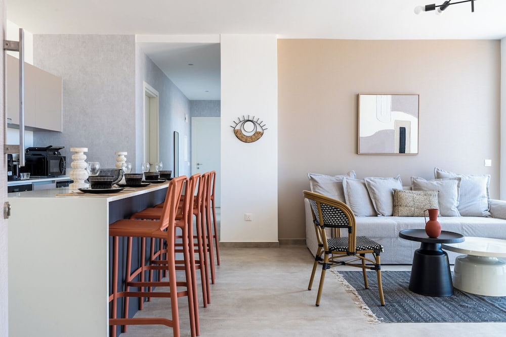 Blu Horizon - Stylish Living with Pool & Balconies in Protaras
