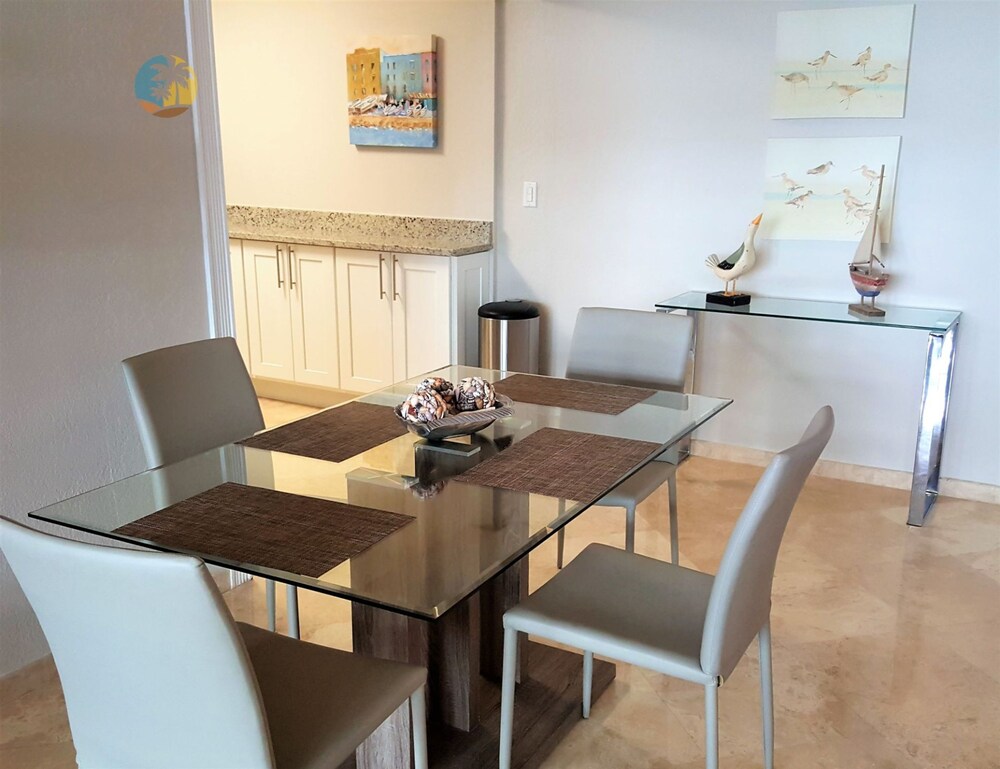 Cozy 2 Bedroom With Ocean Views - 510