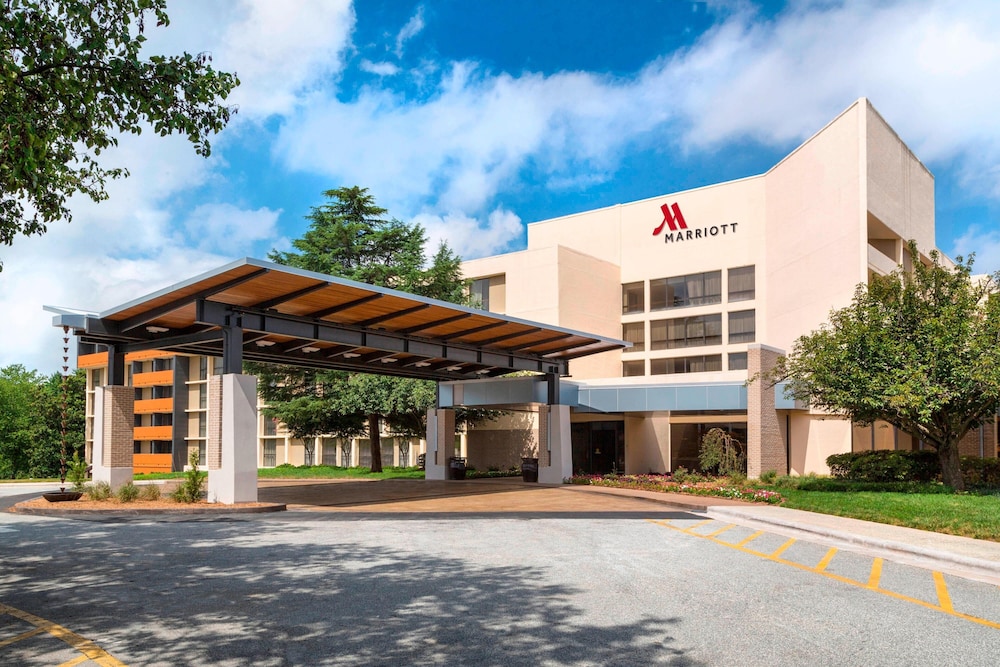 Hotel Marriott Greensboro Airport - Image 1