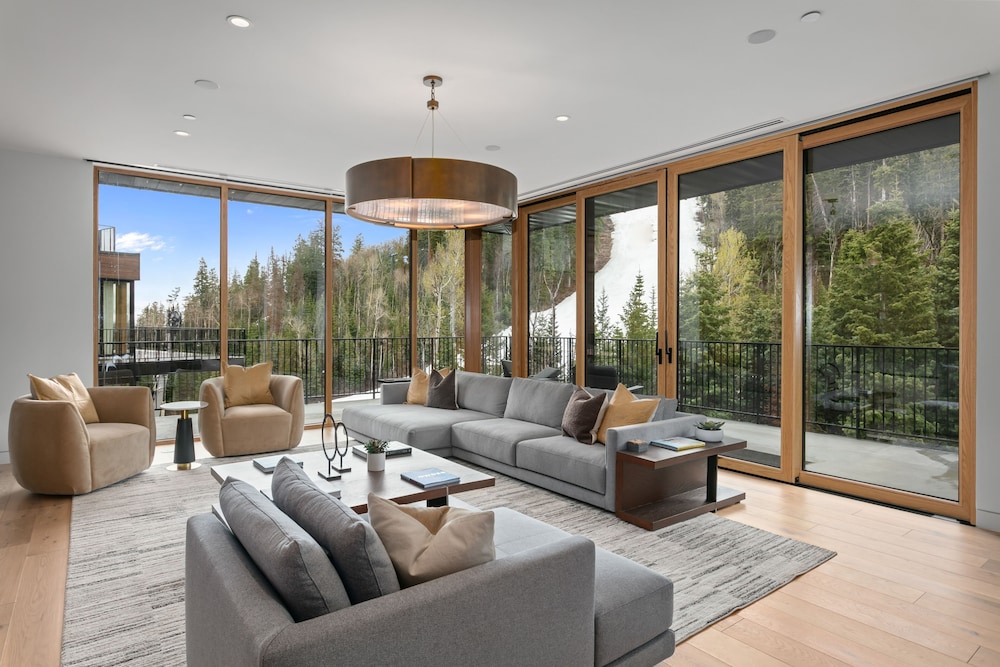 1504 Founders Place - Three Bedroom Deluxe 3 Condo