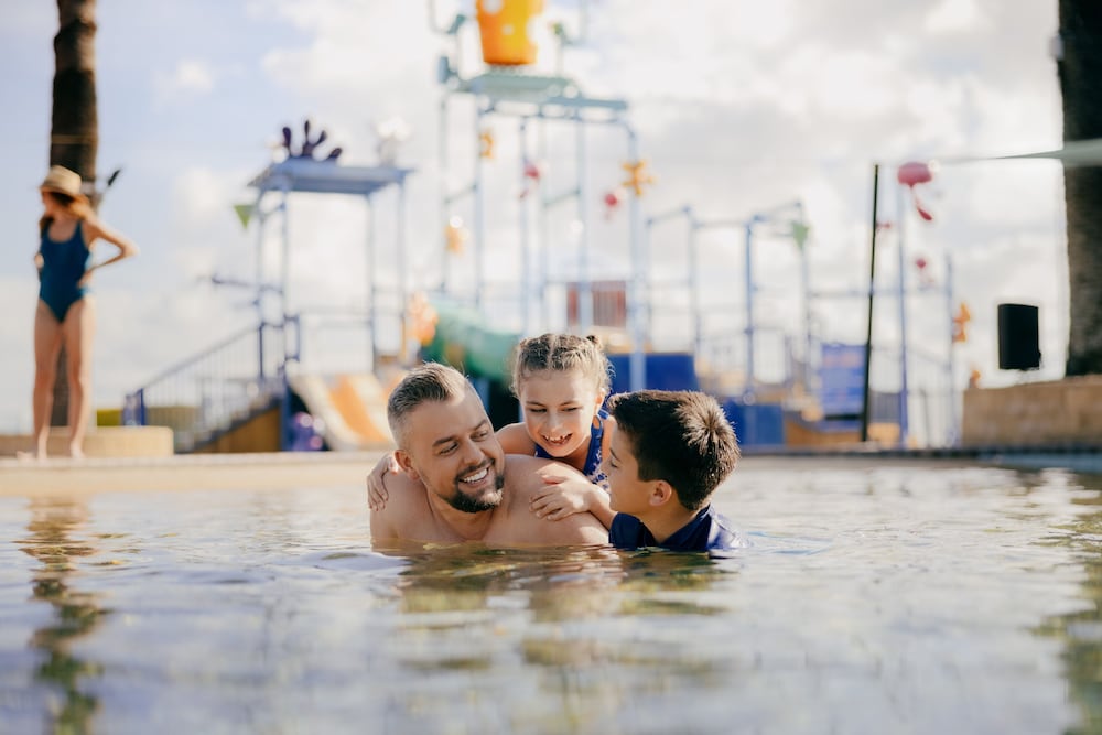 Main Beach Vacations - Sea World Resort - Property Image 1