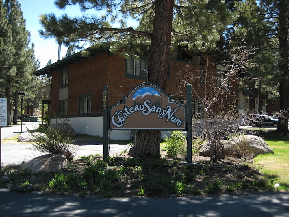 Chateau Sans Nom by Mammoth Reservation Bureau