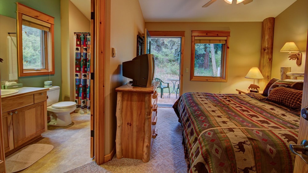 River Stone Resorts & Bear Paw Suites