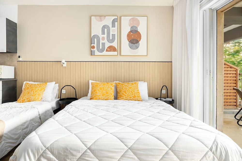 Royal Park Apt Resort by Sea N Rent