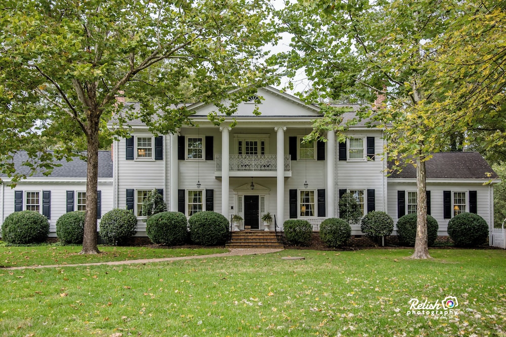 The Virginia Cliffe Inn