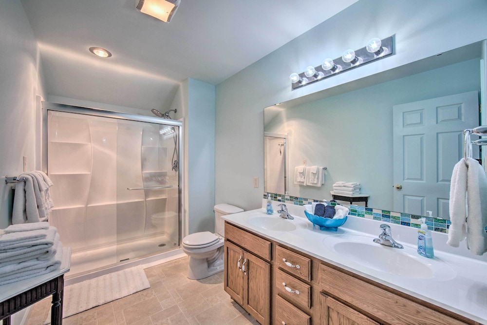 Unique Townhouse in Bavarian-style Neighborhood! - Property Image 11