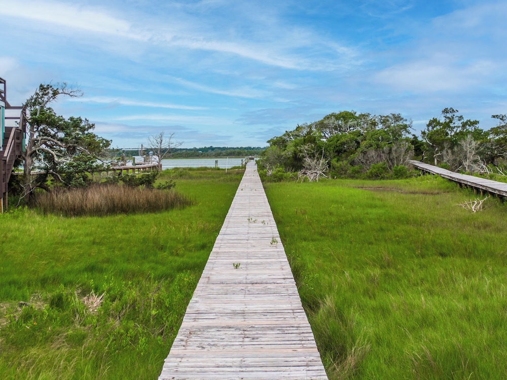 Loony Dunes by Topsail Realty