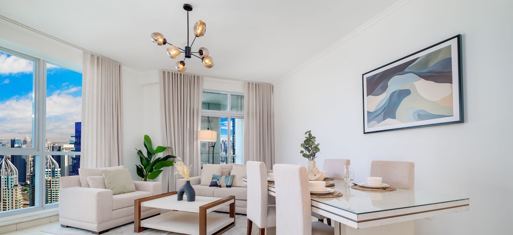 LUX The Dubai Marina View Suite 2