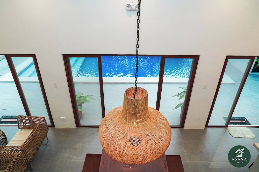 Modern Tropical 2BR Villa & Pool Retreat in Amadeo