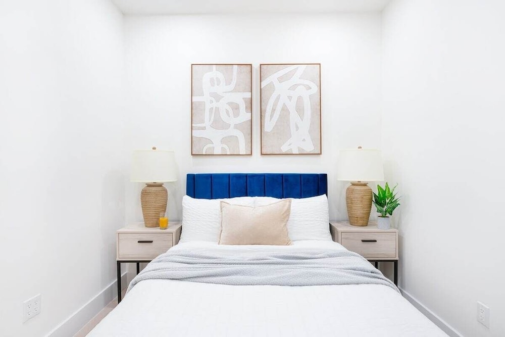 48 Midtown West Apt