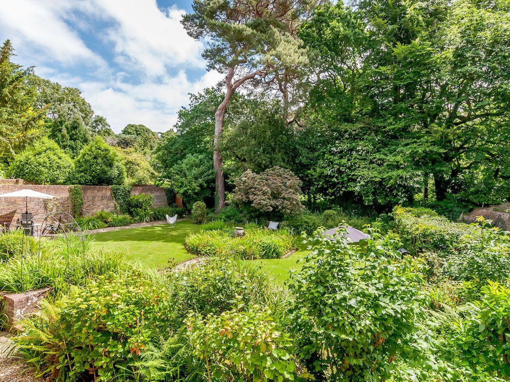 Woodlands By The Sea Cottage