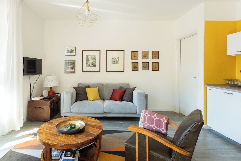 Romantic Pier by Rent all Como