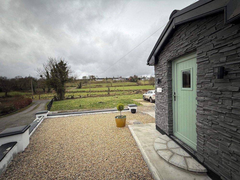Cherry Chirp Cottage in County Fermanagha