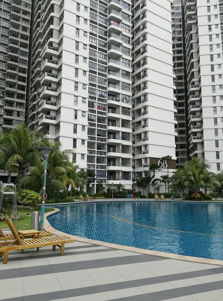 Favoured Seaview Suite