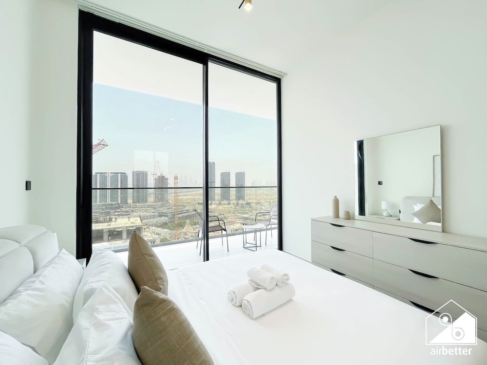 Luxury & Comfort 1B at Binghatti Amber & Balcony