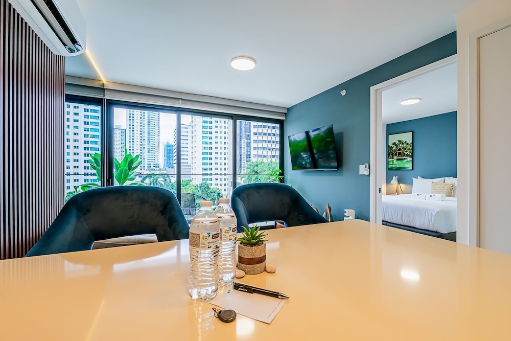 w Bright 1BR w Private Balcony in San Francisco