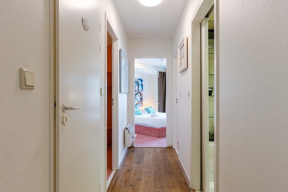 Hydro Palace - Stylish Charming Apartment With s