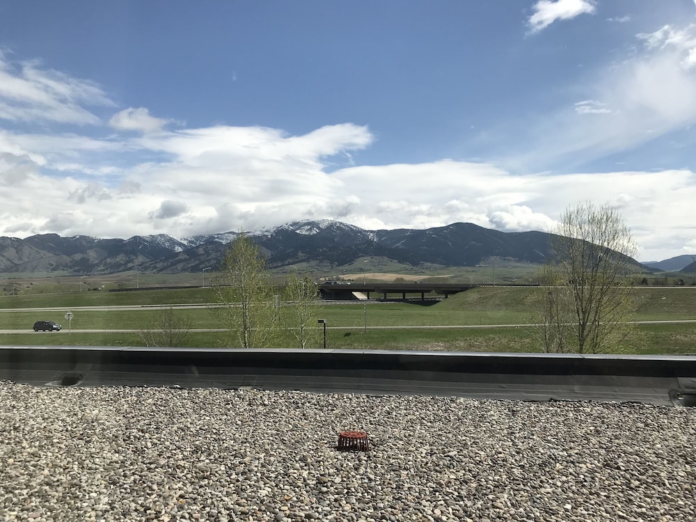 Bozeman Vacations - C'mon Inn Bozeman - Property Image 3