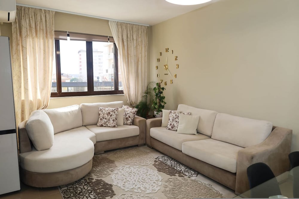 Kron s Apartment in Shkod r