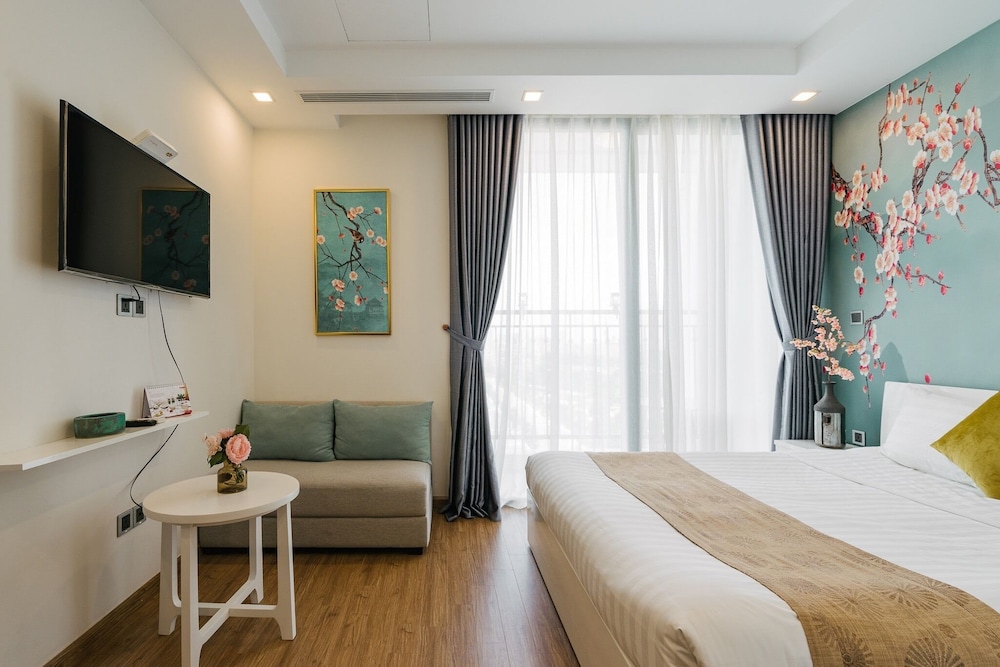 Sunny - Vinhomes GreenBay Residences
