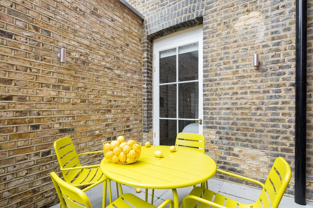 outdoor bbq area
