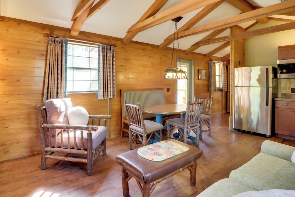 Fire Pit + Lake Access: Cabin Retreat in Heflin