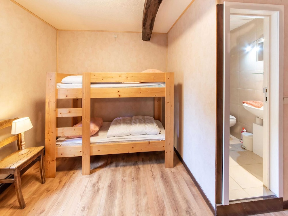 Vacation Home With BBQ Near Hotton