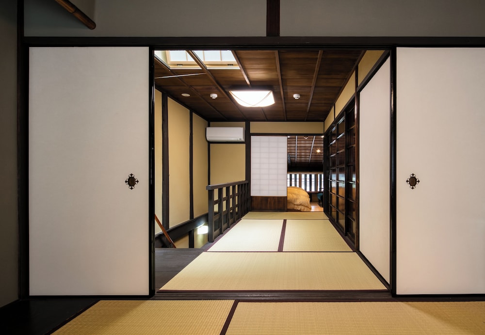 NAGAEKE RESIDENCE