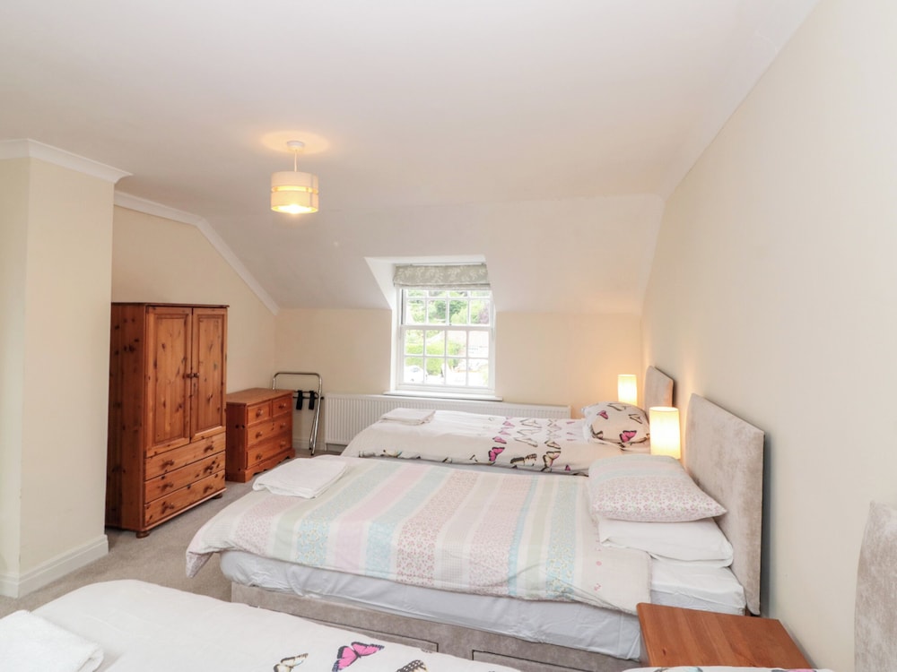 Bella's Cottage view 4