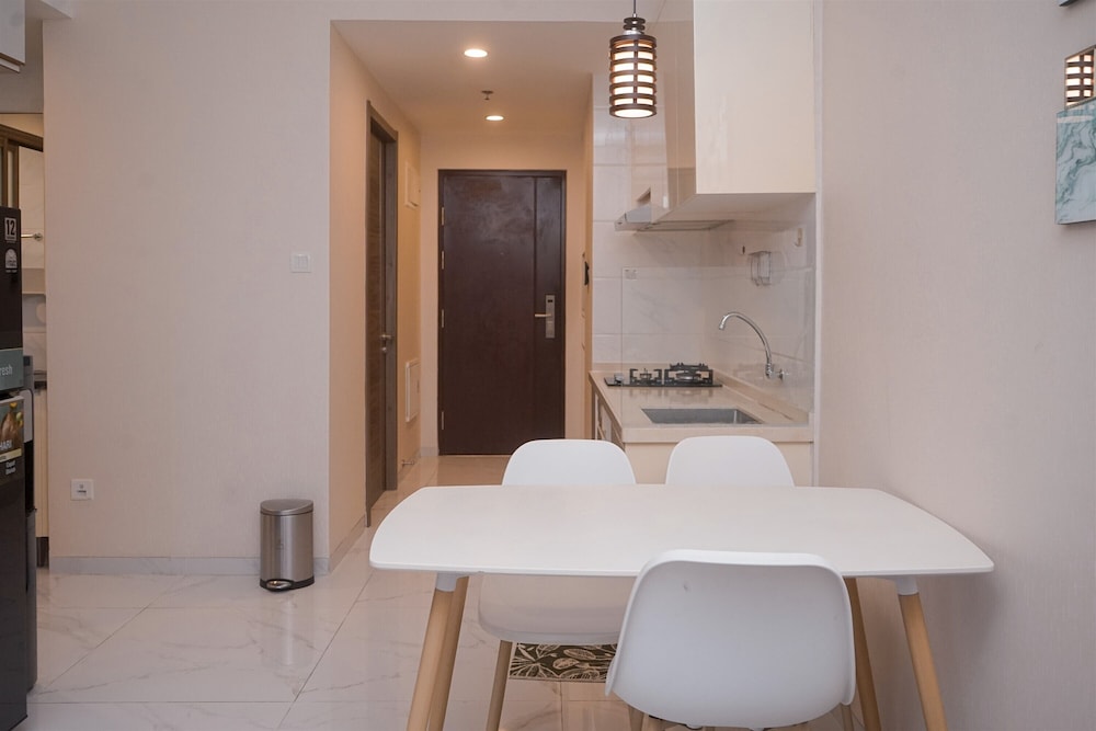 Elegant And Strategic 2Br Apartment At Sky House Bsd