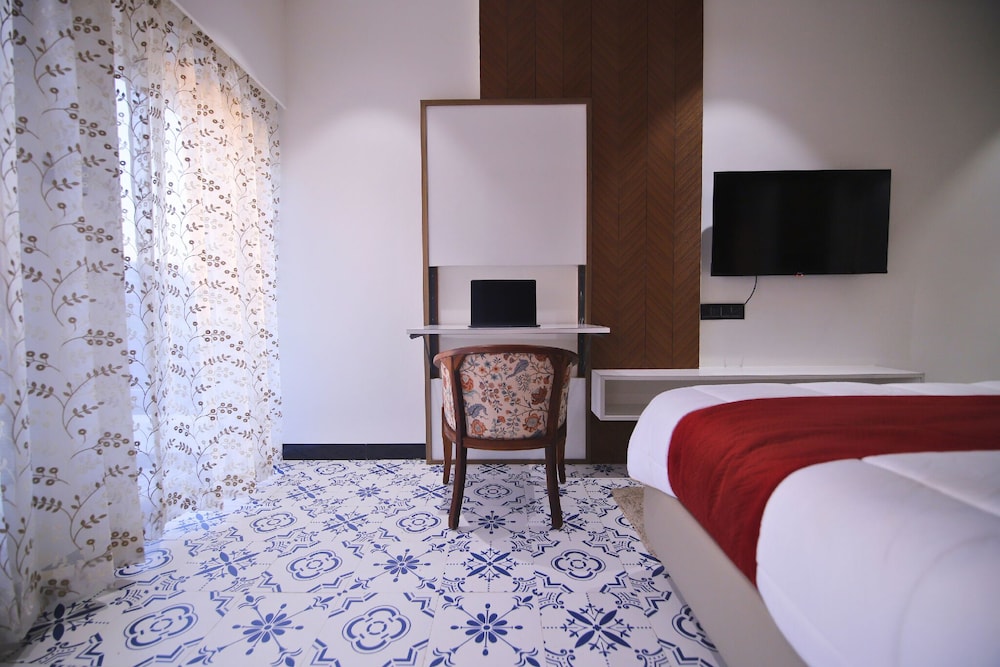 Hotel Sanatana