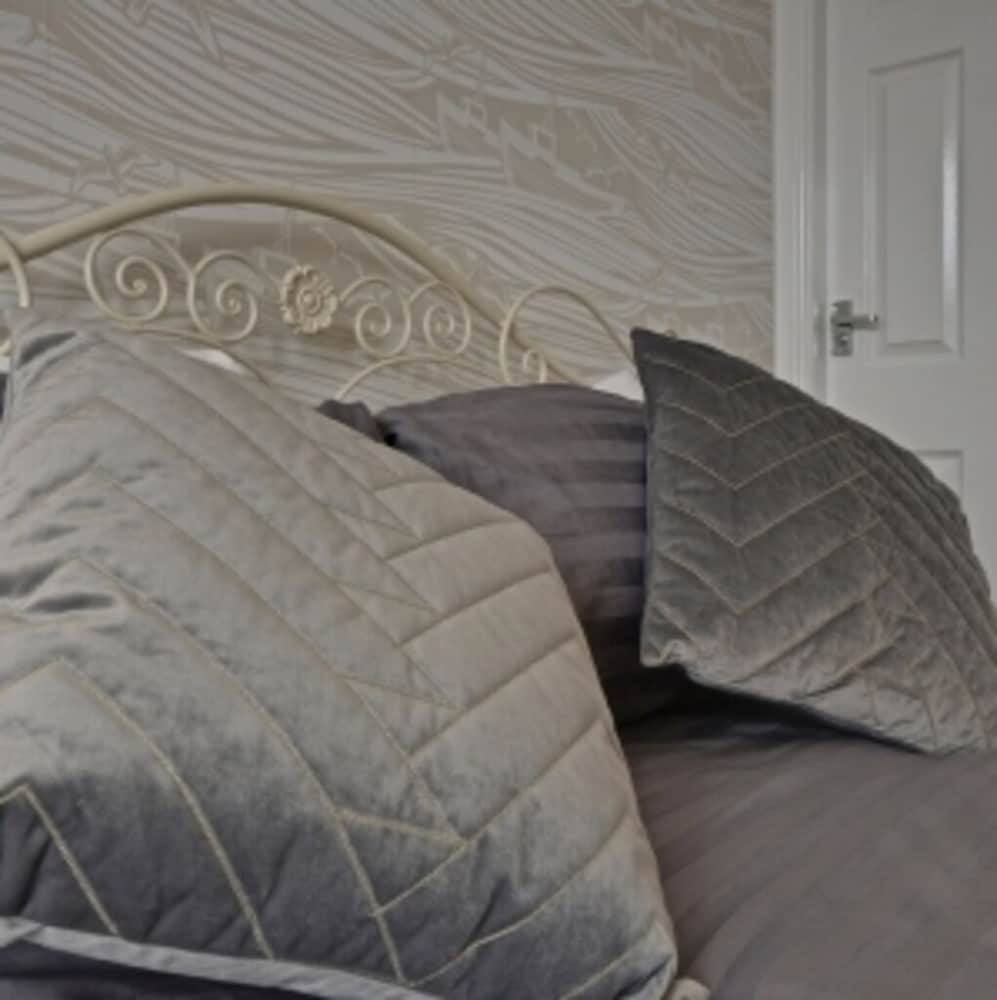 Rockcliffe Boutique 2-bed Apartment in Whitby view 5