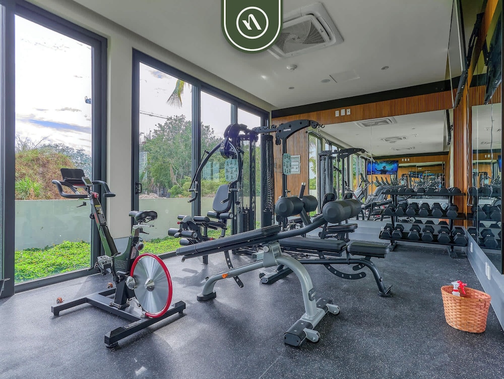 Luxury Condo With Canal View - Near Beach